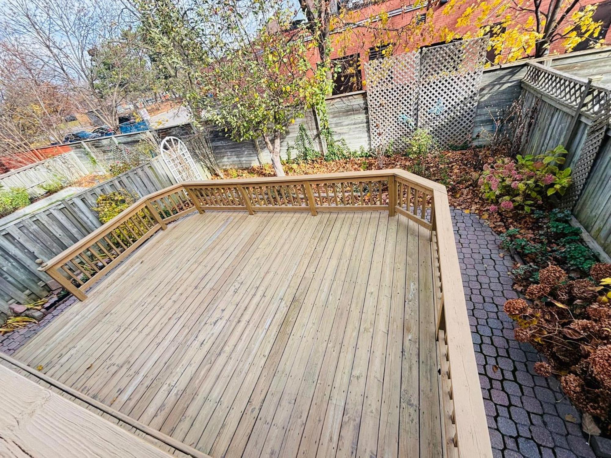 Room With Private Patio Next To Toronto Airport Mississauga Ngoại thất bức ảnh